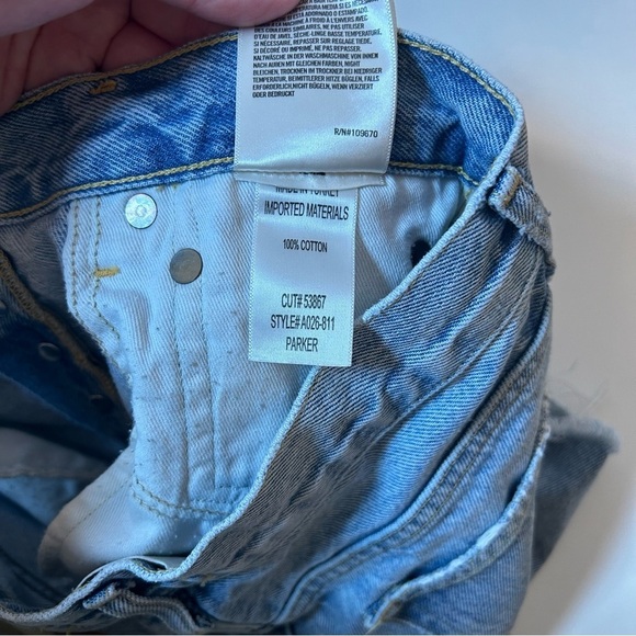 Agolde PARKER VINTAGE CUT OFF SHORT
IN SWAPMEET - Picture 5 of 6